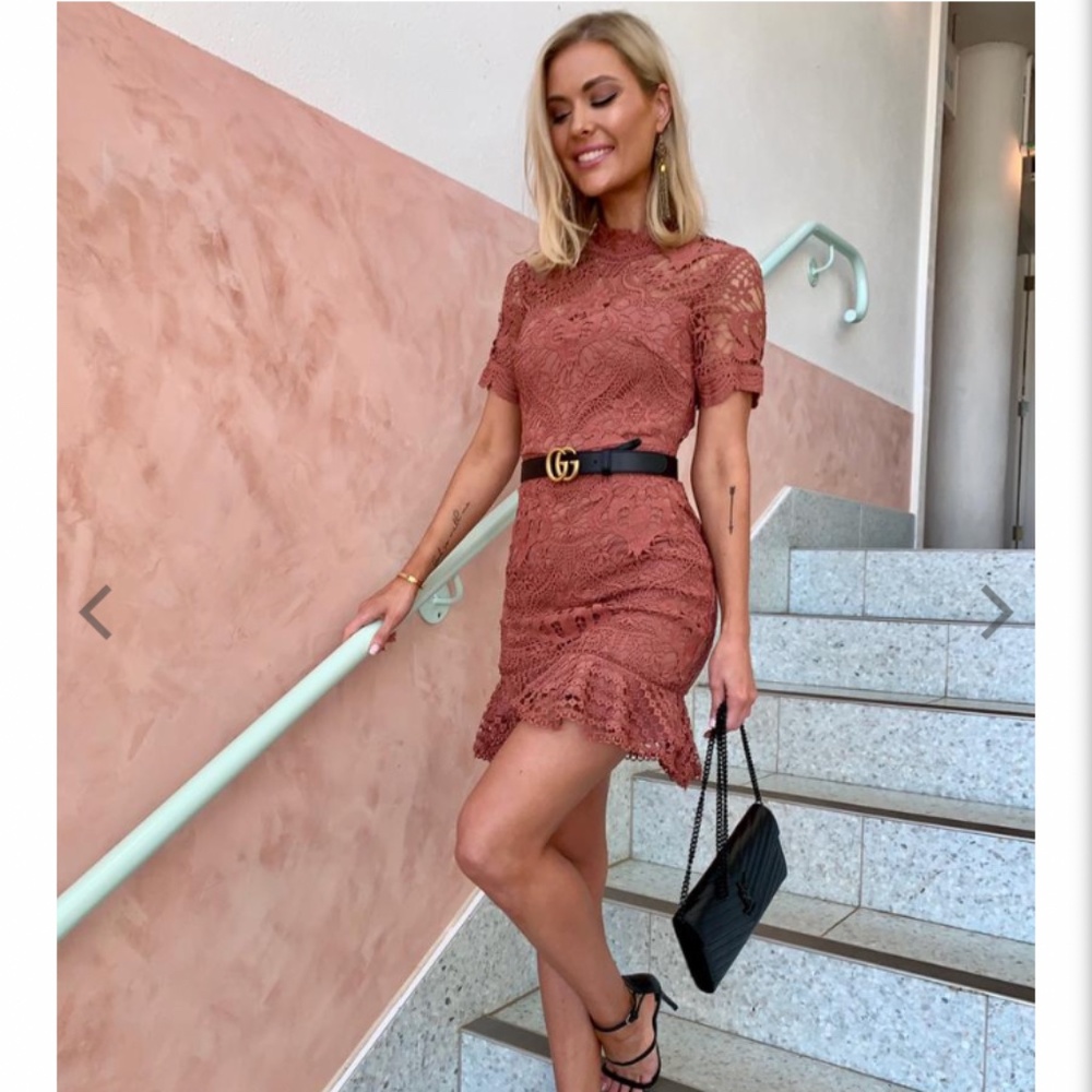 Size 6 Mauve colored,crochet and lace dress.
